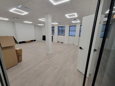 Thumbnail image of property at 150 East 55th Street