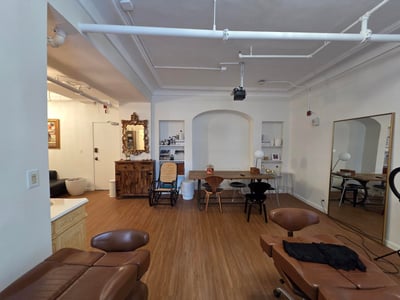 Thumbnail image of property at 850 Seventh Avenue