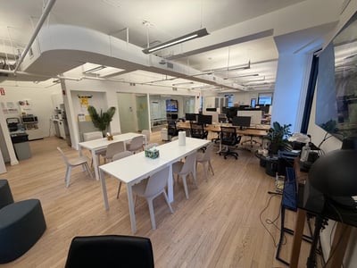 Thumbnail image of property at 276 Fifth Avenue